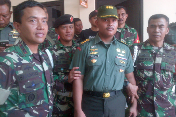 Habiskan Warisan Rp 5 Juta Untuk Beli Atribut TNI, Pria Ini Ngaku Untuk Gagah-gagahan Saja