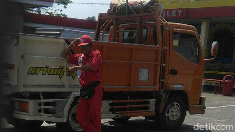 Waduh ! Ditinggal Isi BBM, Uang Rp 300 Juta Milik Sopir Truk di Kebumen Raib