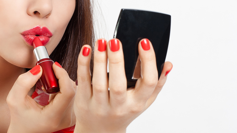Menebak Kepribadian Wanita Berdasarkan Warna Lipstik