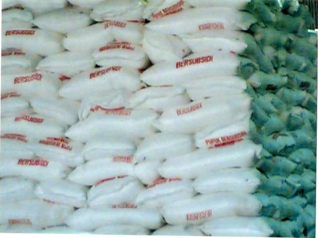 Pupuk Digelapkan Supir Truk