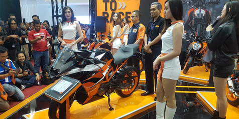 Tambah Kelir Hitam, KTM New RC 200 Dibanderol Rp40 Jutaan