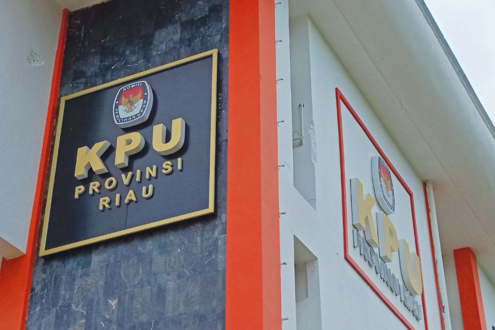 KPU Riau Telaah Berkas Perbaikan Syarat Pencalonan