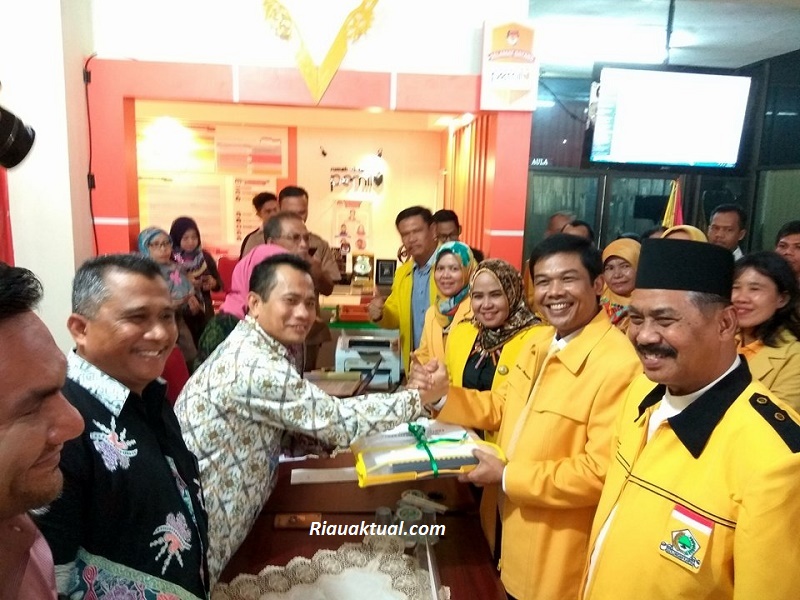 Dihari Terakhir, DPD II Golkar Pekanbaru Serahkan Dokumen Persyaratan Parpol Untuk Pemilu 2019