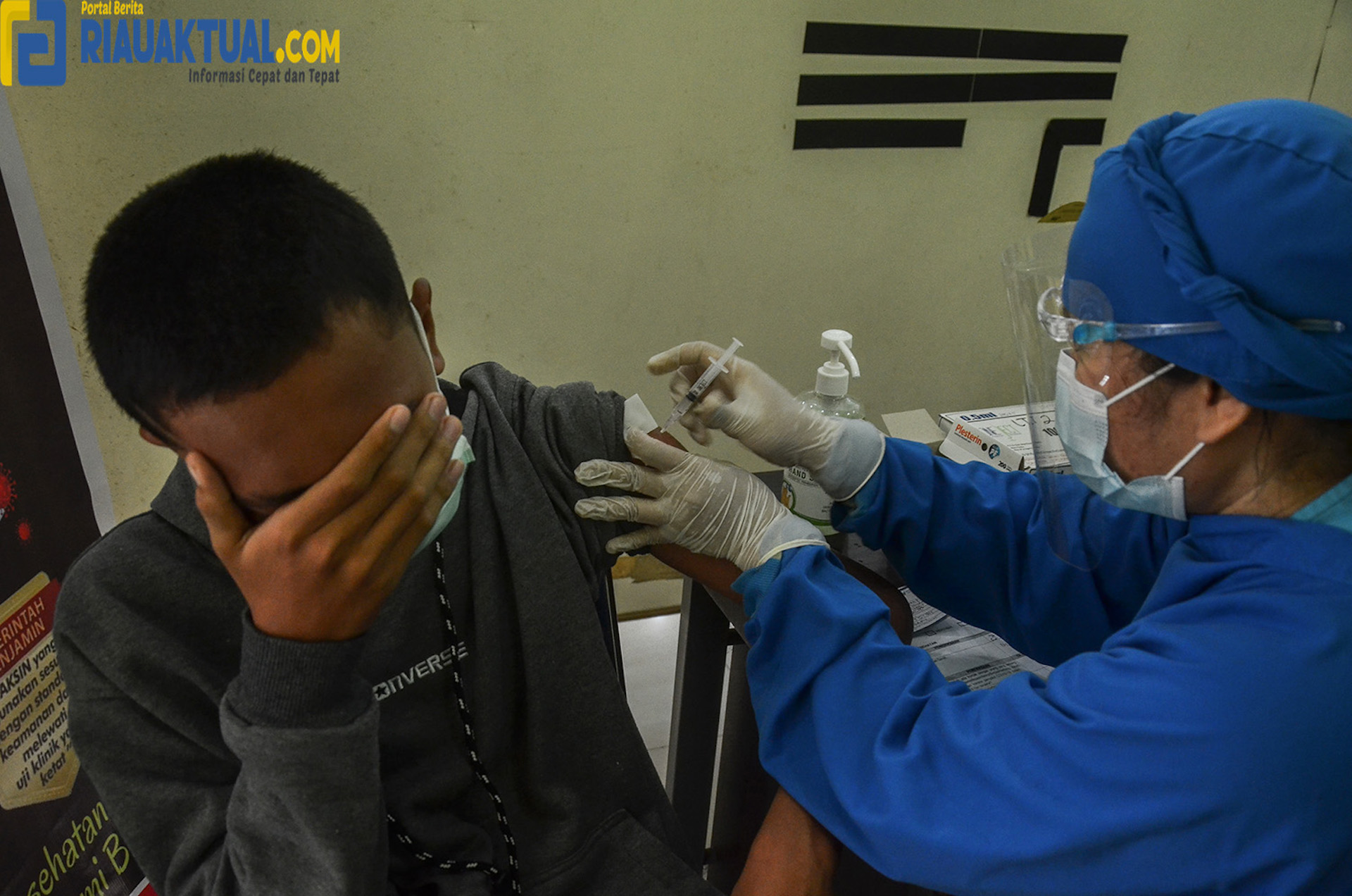 Puluhan Remaja Ikuti Vaksinasi BBKSDA Riau