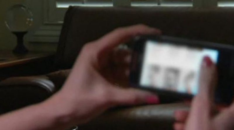 UPS ! Gara-gara Foto Hot, Anggota DPRD ini Dihukum