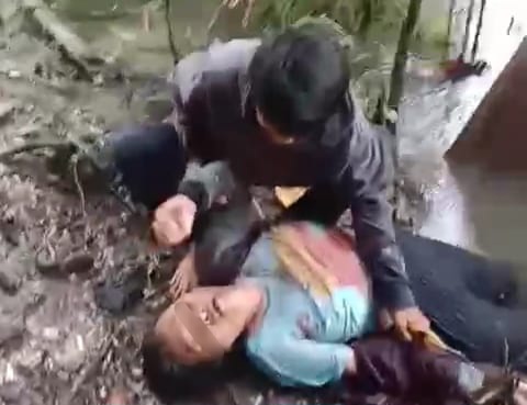 Ibu Rumah Tangga Selamat Setelah Terbawa Arus Banjir di Kampar