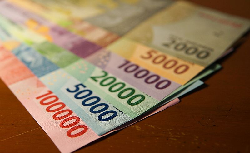 Rupiah Dibuka Tertekan ke Rp13.765/USD Imbas Kekhawatiran Perang Dagang