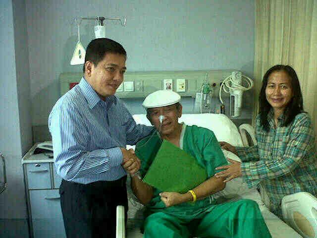 Bendum PAN Jon Erizal Jenguk Sastrawan Putu Wijaya di RSCM