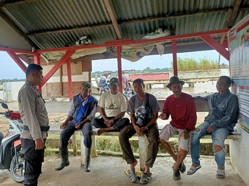 Polsek Batang Tuaka Ajak Warga Desa Gemilang Jaga Keamanan Pilkada 2024