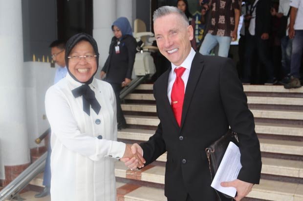 Kunjungi Surabaya, Wali Kota Liverpool Cari Bibit Pemain Bola