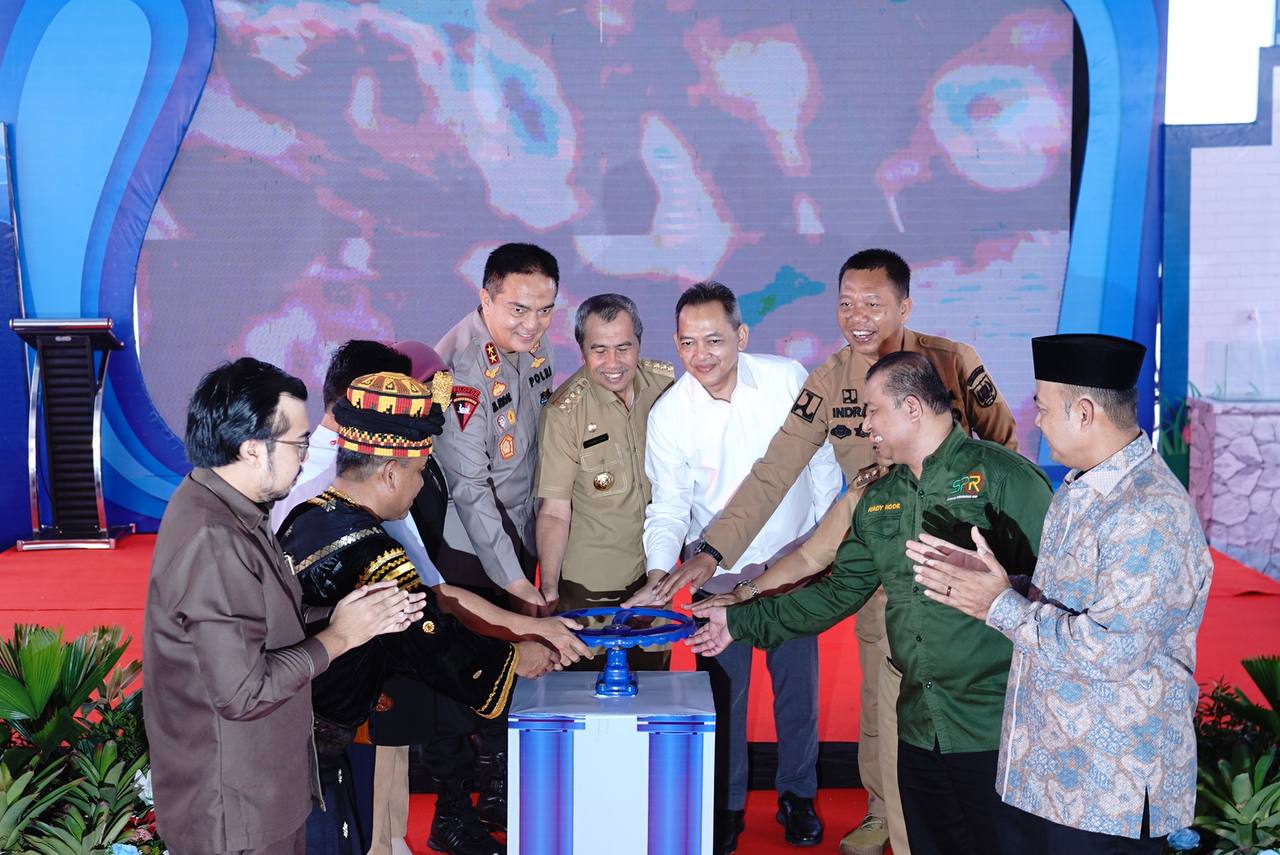 Bisa Langsung Diminum, Gubri Syamsuar Resmikan Aliran Pertama SPAM Pekanbaru-Kampar