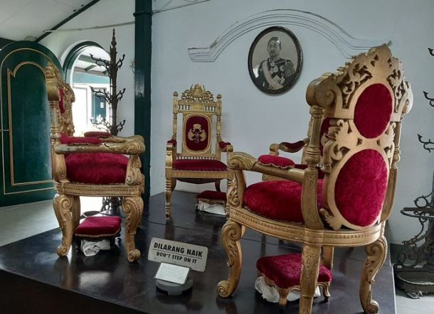 Kaki Meja Sultan HB VIII di Museum Patah Akibat Wisatawan yang Selfie