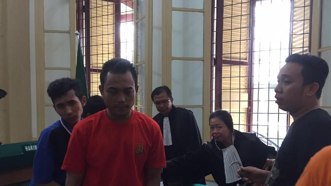 Pembunuh Satu Keluarga di Medan Menangis Saat Hakim Vonis Hukuman Mati