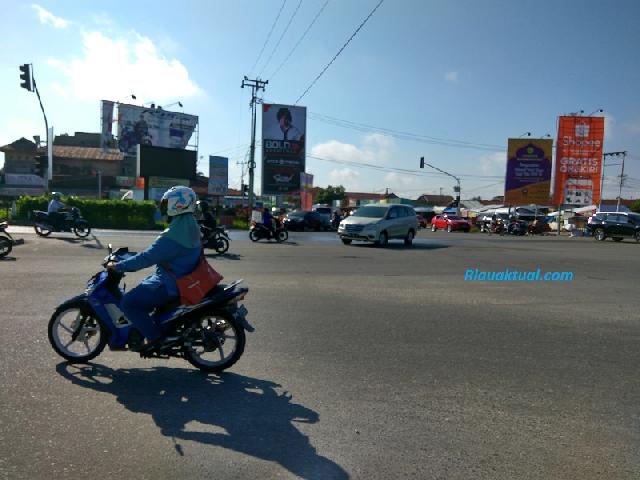 Antisipasi Kecelakaan, Dewan Minta Marka Jalan Lampu Merah Simpang Pagi Arengka Segera Dibuat