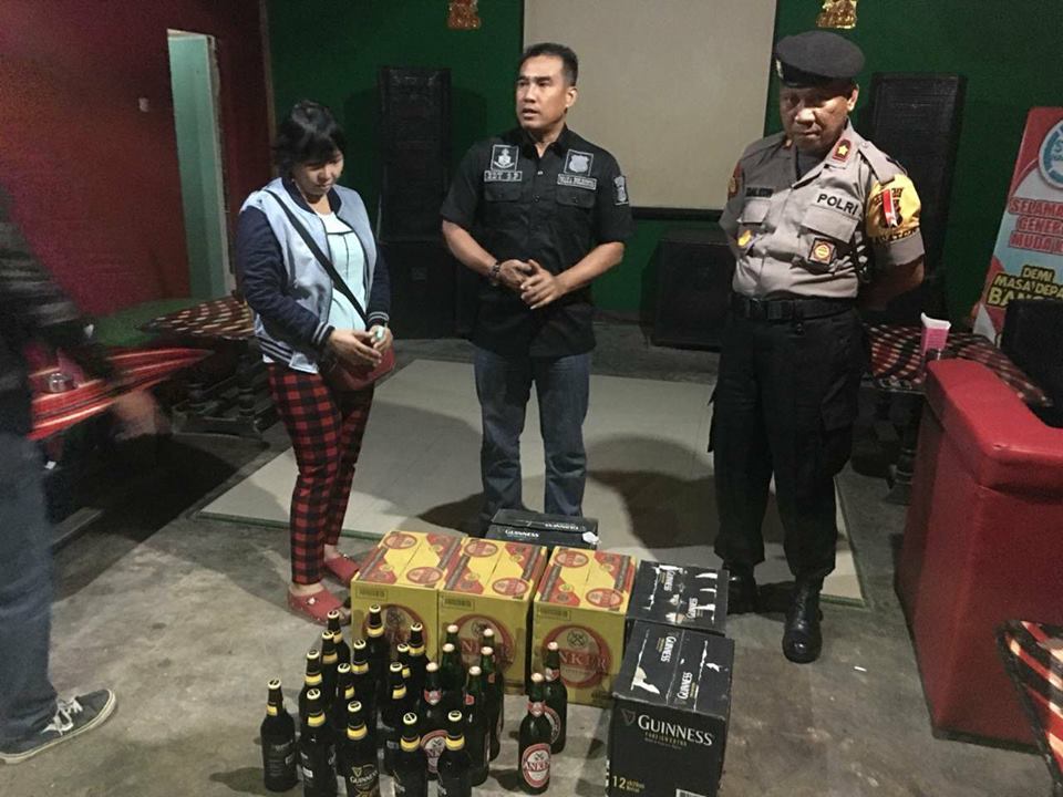 Razia Kafe Remang-remang, Polisi Sita 350 Botol Miras