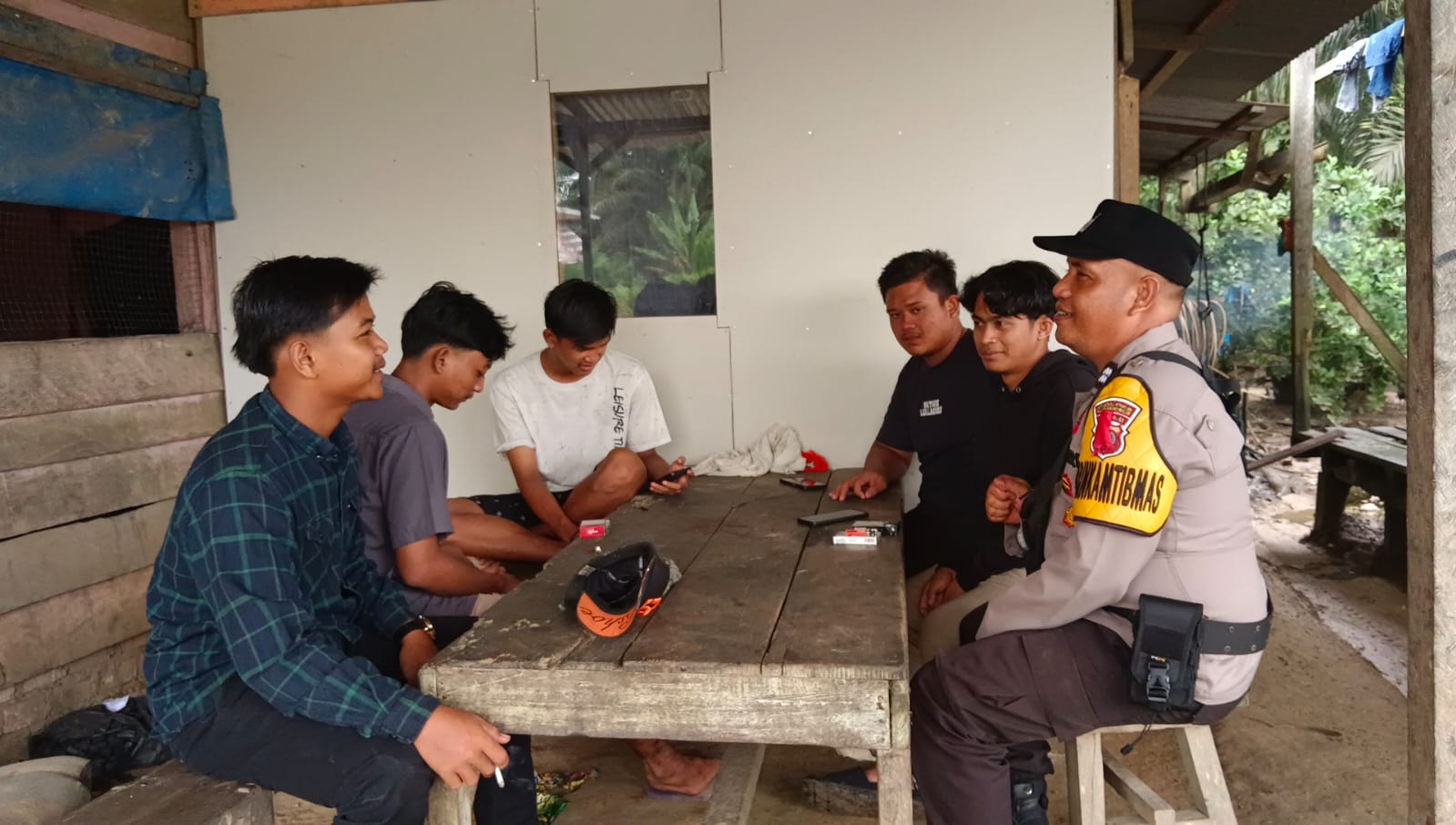 Aiptu Mahmud Ajak Pemilih Pemula di Inhil Sukseskan Pemilu Damai 2024