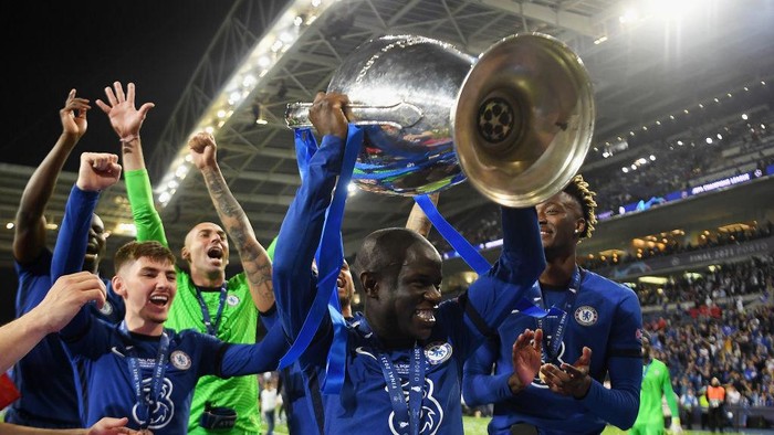 Ini Kebaikan Kante Lainnya: Izinkan Fans Pakai Medali Liga Champions-nya