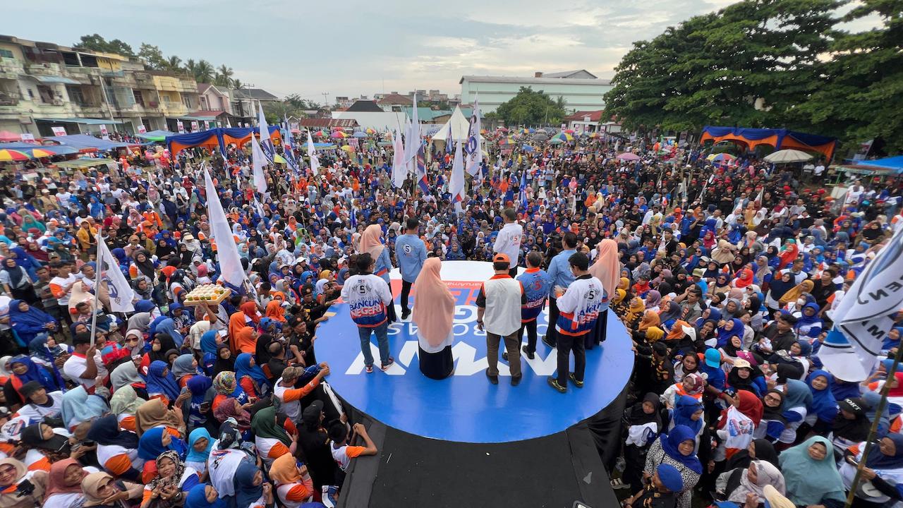 Kampanye Akbar Paslon Agung-Markarius Tumpah Ruah