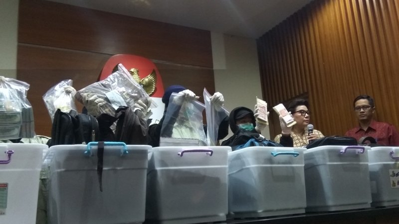 Terkait OTT di Kemenhub, 5 Orang dan Uang Rp20,7 Miliar Diamankan KPK