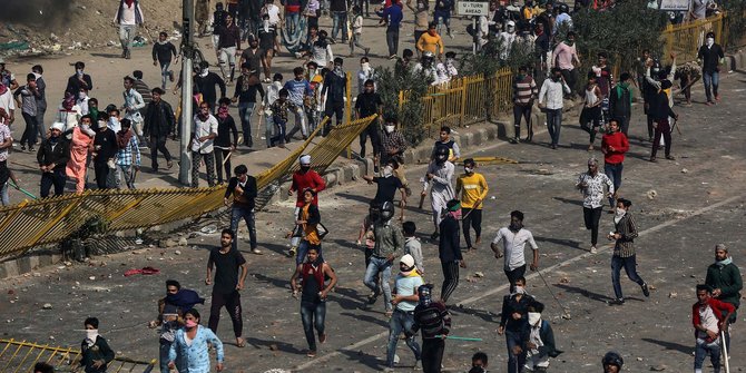 Ngeri, Kerusuhan di New Delhi Tewaskan 21 Orang, Masjid Dibakar