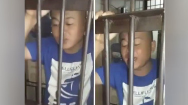 Nyanyi di Balik Jeruji Besi, Suara Pria Ini Bikin Merinding