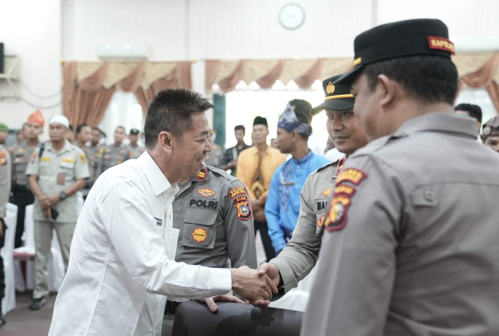 Bupati Rohil Hadiri Launching Polisi RW oleh Polda Riau
