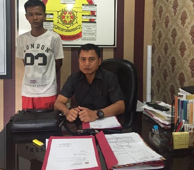 Oknum mengaku Banpol Polisi di Pekanbaru rampas sepeda motor warga