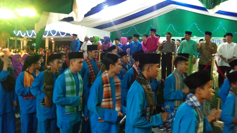 Sempena Idul Adha 1438 H, Pemkab. Meranti Serahkan 28 Ekor Sapi Qurban dan Gelar Pawai Takbir