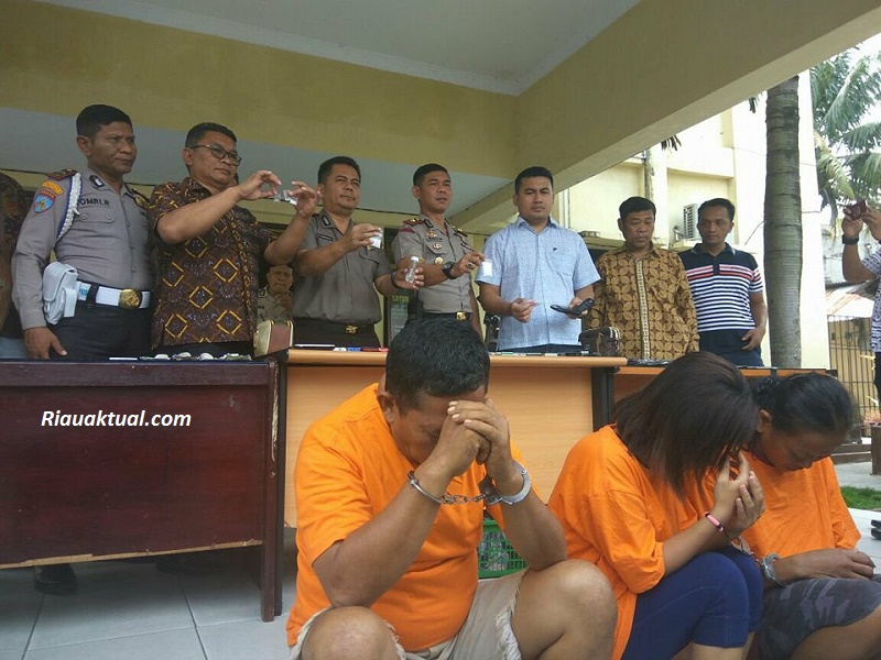 Suami Istri di Pekanbaru Kompak Jual Sabu Dengan Sistem Barter Sepeda Motor dan Hp
