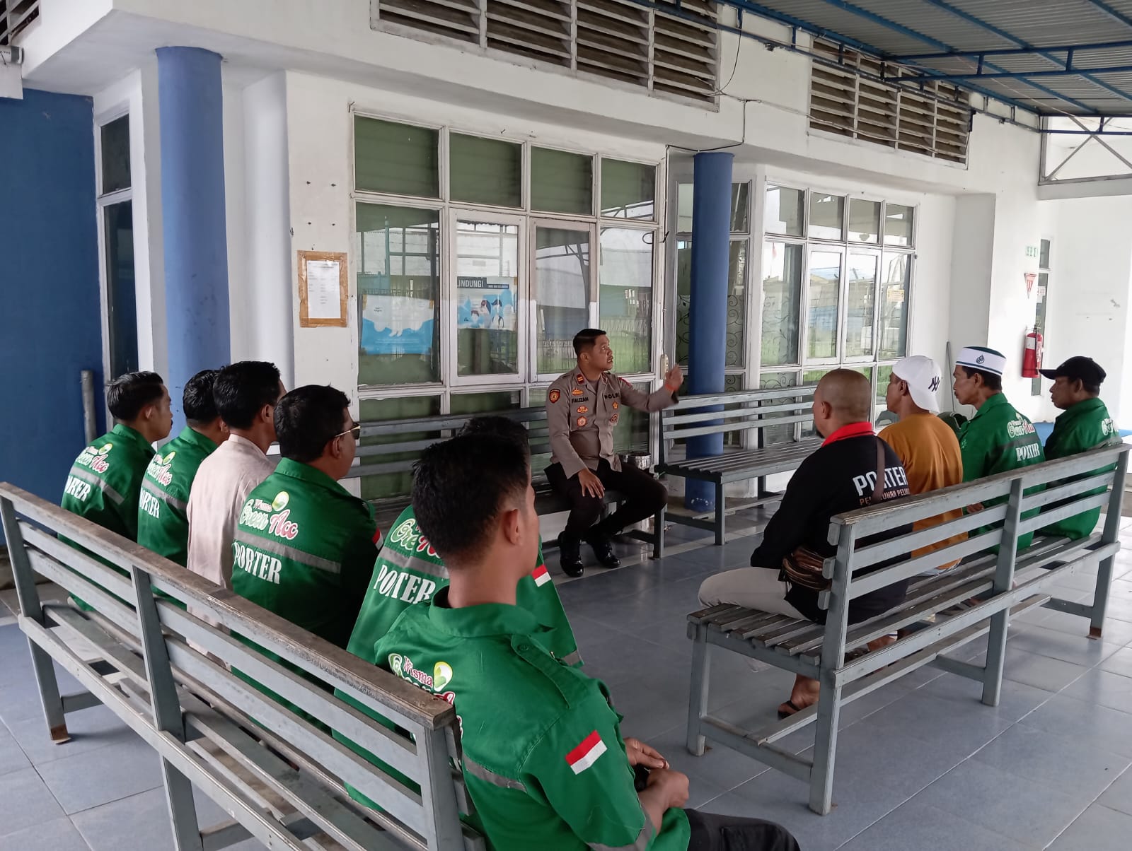 Sosialisasi Pemilu Damai, Iptu Fauzan Sasar Porter Pelabuhan Pelindo Tembilahan di Inhil