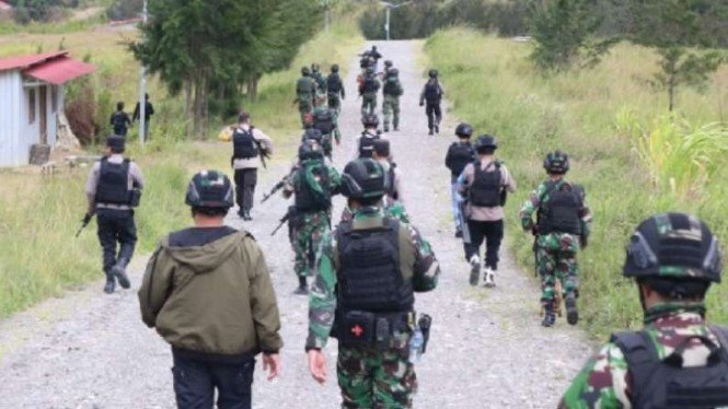 Lari Mundur Terus Dikejar TNI-Polri, KKB Terdesak Minta Berunding