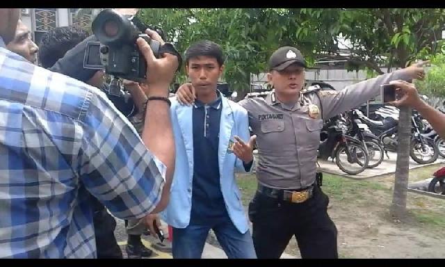 Kecewa Kepemimpinan Sebelumnya, Mahasiswa Teriaki dan Minta Firdaus Baca Alquran