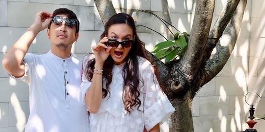 Beda Keyakinan, 5 Artis Ini Temani Pasangannya Rayakan Lebaran