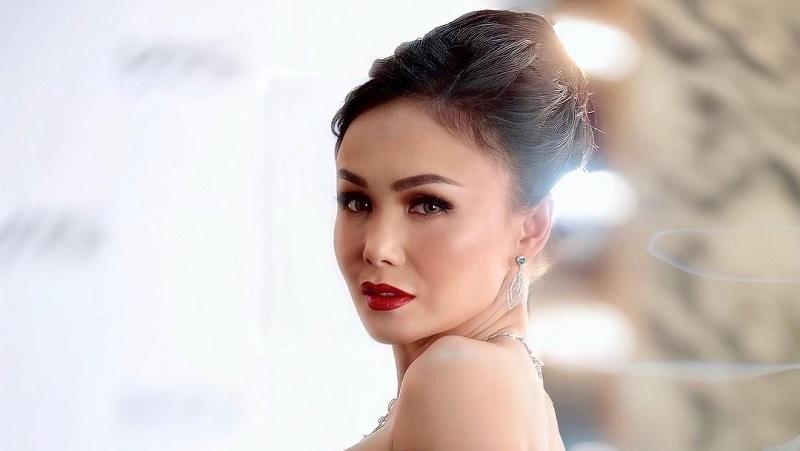 Potret Bukti Kecantikan Yuni Shara Belum Usang