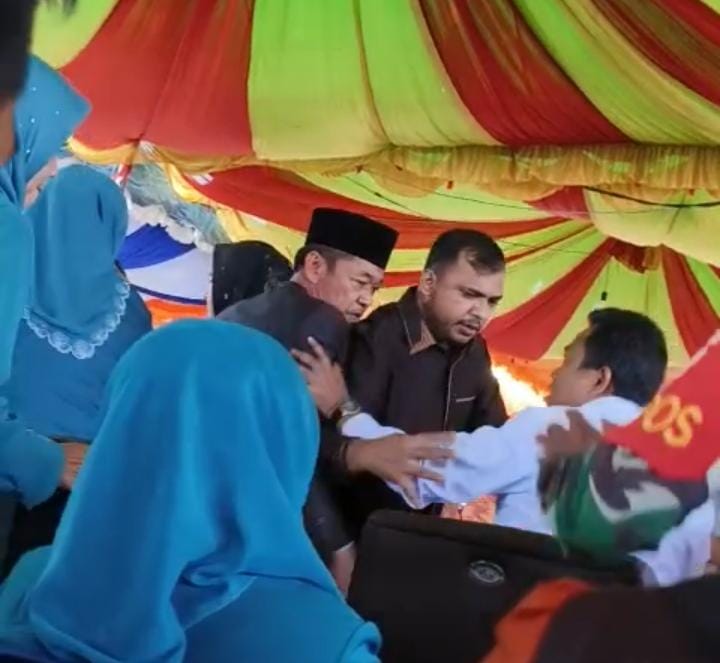 Bupati dan Wakil Bupati Rokan Hilir Nyaris Baku Hantam