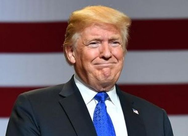 Nyeleneh! Trump: Bagaimana Kalau Pasien Covid-19 Disuntik Disinfektan?