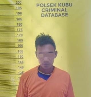Polsek Kubu Tangkap Buruh Lagi Asyik Nyabu di Bawah Pohon Sawit