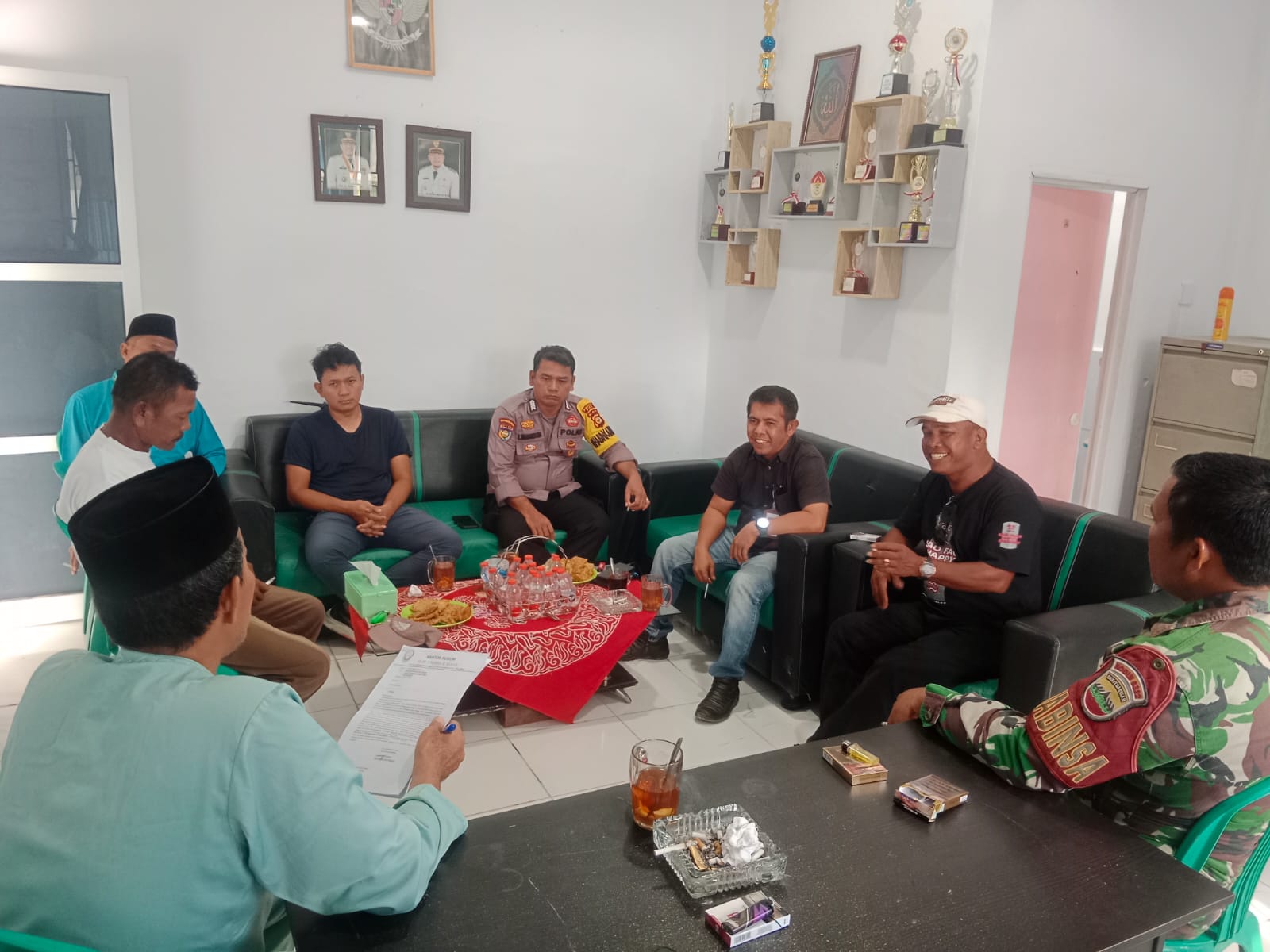 Bhabinkamtibmas Polsek Kandis Gelar Sambang Tokoh Masyarakat untuk Cooling System Pasca Pilkada 2024