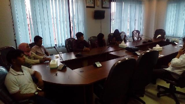 Minta Diakomodir Haknya, Guru SMK Penerbangan Datangi Komisi III