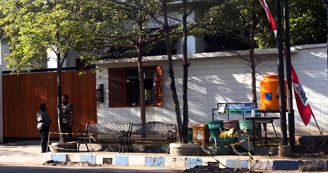 Ini Detik-detik Penangkapan Bupati Probolinggo Puput Tantriana Sari dan Suaminya, Dibilang lagi Keluar Kota