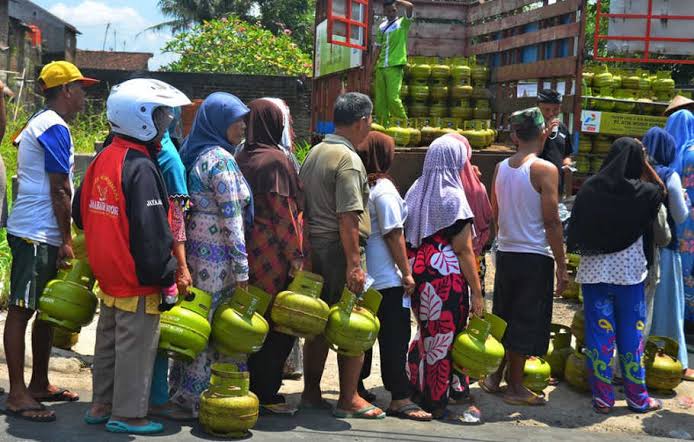 Langka, Warga Pekanbaru di Riau Kesulitan Beli Gas 3 Kg Tabung Melon hingga Rogoh Kocek 27 Ribu