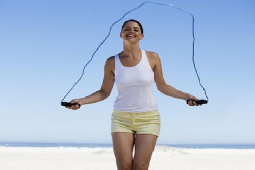 Lompat Tali 10 Menit per Hari Ampuh Bakar Banyak Kalori