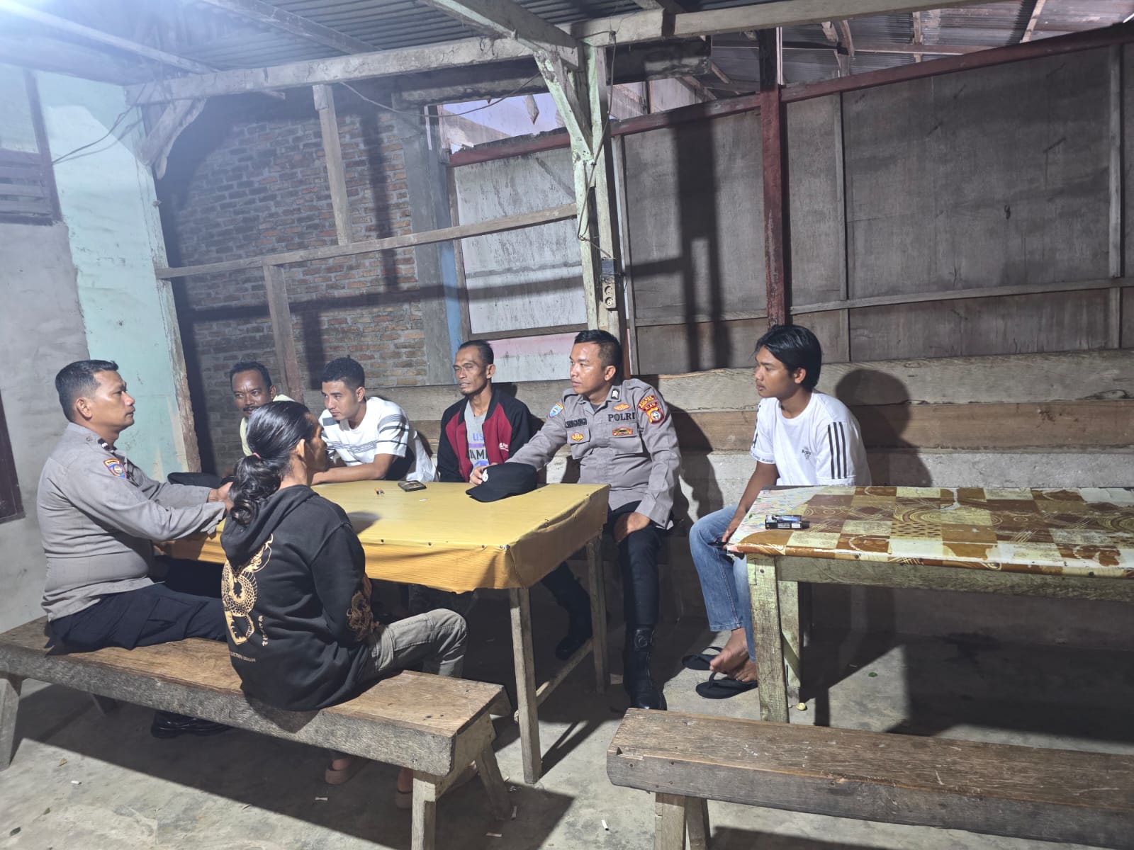 Polisi dan Warga Bersinergi Lewat Patroli Satkamling di Bangko Pusako