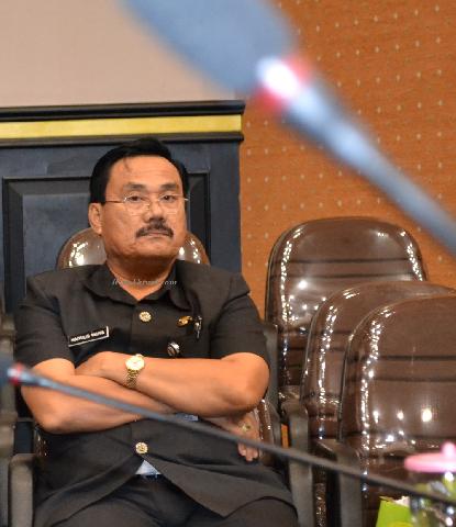 Meski Jadi Tersangka, Mayulis Masih Gentayangan di Kantor