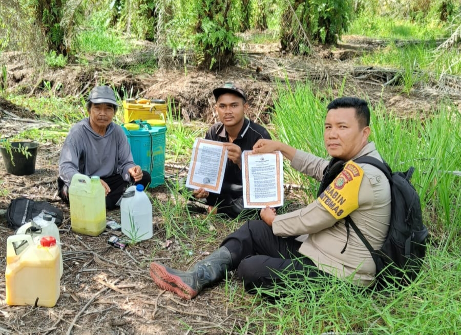 Cegah Karhutla, Polsek Bangko Pusako Gencarkan Sosialisasi Larangan Bakar Lahan
