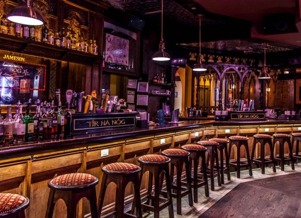 Terapkan Protokol Covid-19, Bar di Jepang Larang Pengunjung Berciuman