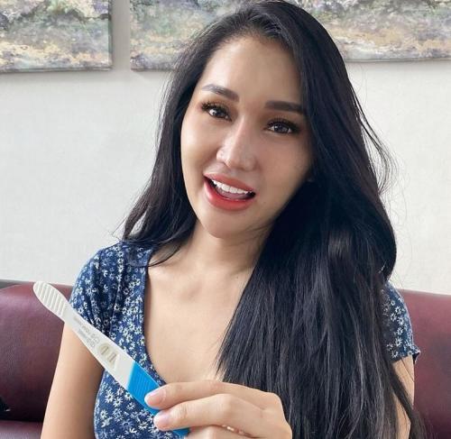 Hasil Test Pack Positif, Lucinta Luna Bisa Jadi Idap Kanker Testis