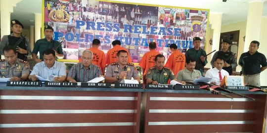 Kronologi Saat Satu Keluarga Memburu dan Menembaki Orangutan Dengan 120 Peluru