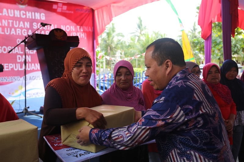 Bupati dan Kementerian Sosial Lounching Penyaluran Bantuan Sosial Non Tunai Program PKH Meranti