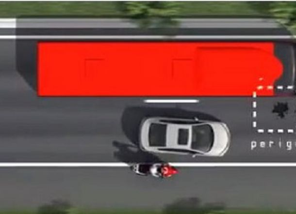 Perhatikan Cara Anda Mendahului Kendaraan Lain, Apakah Sudah Benar?